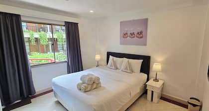 Apt Jayakarta Resort | 5-Min Walk to Legian Beach