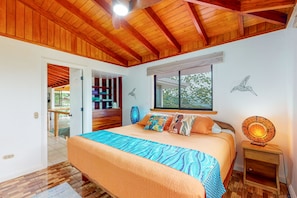3 bedrooms, internet, bed sheets - Jungle estate with mountain views, private pool, open-concept, & AC - dogs ok (Lagunas)