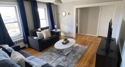 Wonderful new cozy 3 bedroom min from the casino