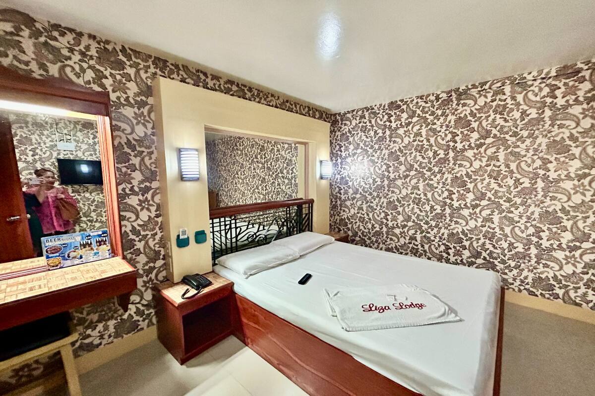Desk, bed sheets