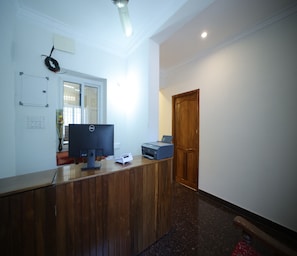 Reception - Yellow Residency (Puducherry)