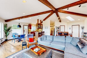 Télévision, lecteur de DVD, livres, services de streaming