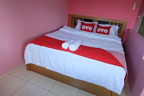 Deluxe Double Room | Laptop workspace, bed sheets - POP 75429 101 Place Navanakorn (Khlong Luang)