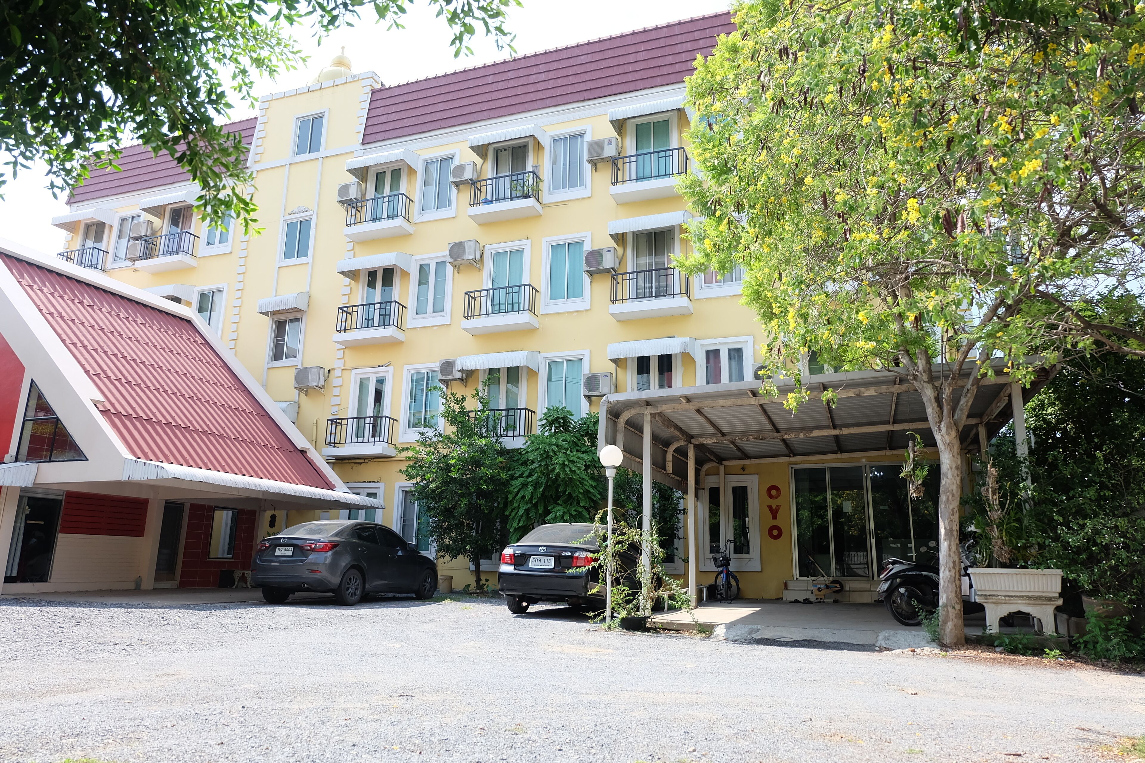 ด้านหน้าที่พัก