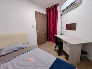 Laptop workspace, free WiFi, bed sheets - SPOT ON 90793 Kim Yong Stay (Sibu)