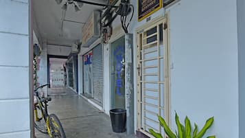 Meja sambut tetamu