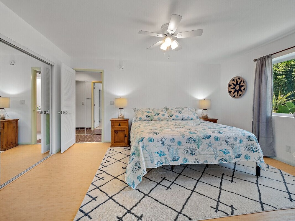 Fully Remodeled Beach Apartment Near Magic Sands Kahaluu Bay Vrbo