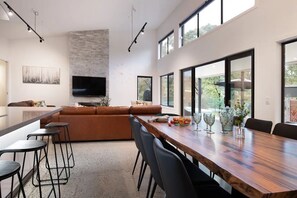 Dining - Unique Villa Amore With hot Swim spa in Daylesford (Hepburn)