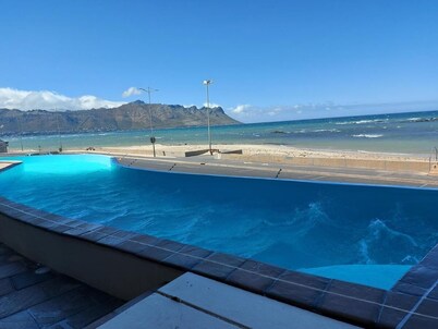 Oppulent Apartment on the Beach