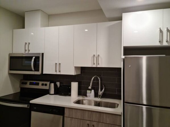 微波炉、烤箱、炉灶、洗碗机