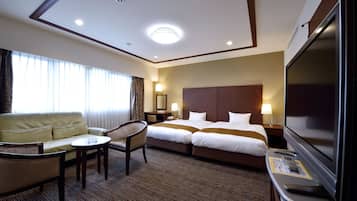 Executive Quadruple Room, Multiple Beds, Non Smoking | Free WiFi, bed sheets