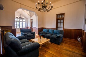 Lobby sitting area - ANDRIYALA (Diyathalawa)