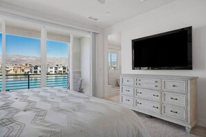 4 Schlafzimmer, Bügeleisen/Bügelbrett, Reisekinderbett, kostenloses WLAN