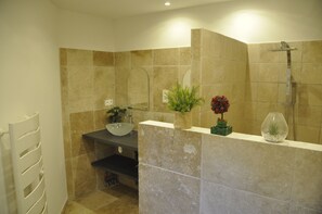 Hair dryer, towels - Charmante Villa en Provence (Cavaillon)