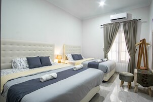 Villa, 3 Bedrooms, Balcony | 3 bedrooms, desk, free WiFi, bed sheets