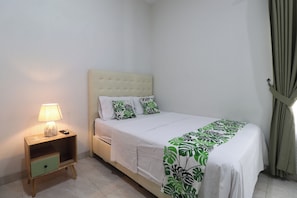 Villa, 3 Bedrooms, Balcony | 3 bedrooms, desk, WiFi (free), bed sheets - Bisma Balcony Homestay (Pogung Lor)