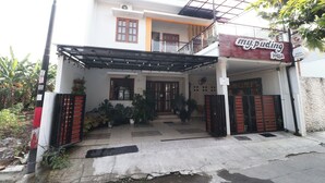 Gambar tidak terklasifikasi, 4 dari 77, tombol