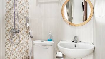 Villa, 3 Bedrooms, Balcony | Bathroom | Shower, rainfall showerhead, towels