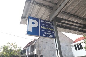 Free self parking