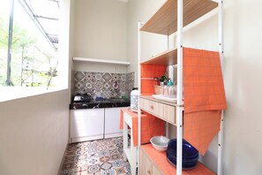 Villa, 3 Bedrooms, Balcony | Shared kitchen - Bisma Balcony Homestay (Pogung Lor)