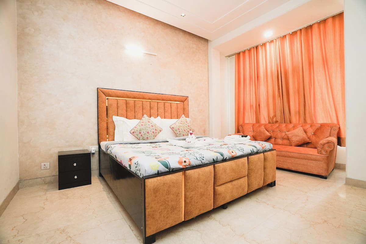 Superior Room | Desk, free WiFi, bed sheets