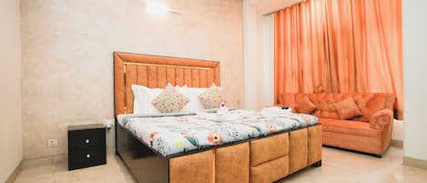 Superior Room | Desk, free WiFi, bed sheets