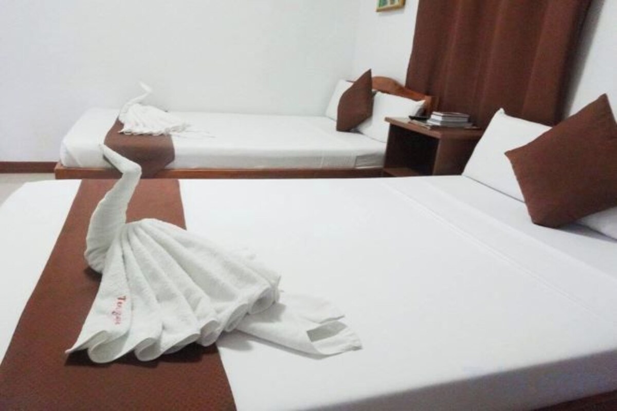 Desk, WiFi (free), bed sheets