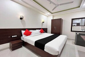 Phòng Cao cấp | Bàn, bàn ủi/dụng cụ ủi quần áo, giường gấp/giường phụ (phụ phí) 