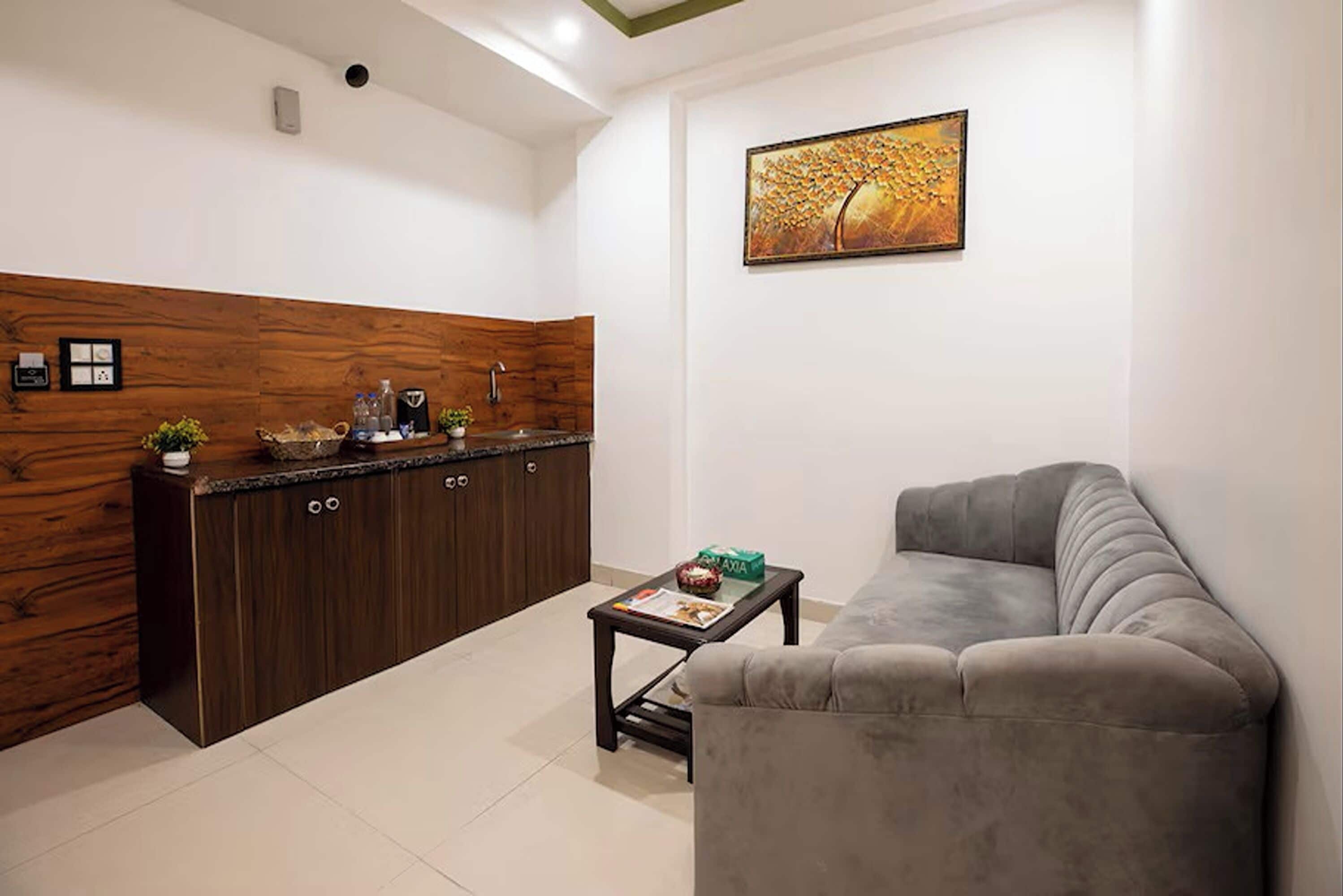 Réfrigérateur, cafetière/bouilloire, bouilloire électrique