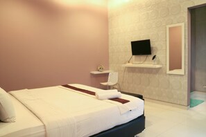 Villa, plusieurs chambres | 7 chambres, bureau, Wi-Fi gratuit, draps fournis