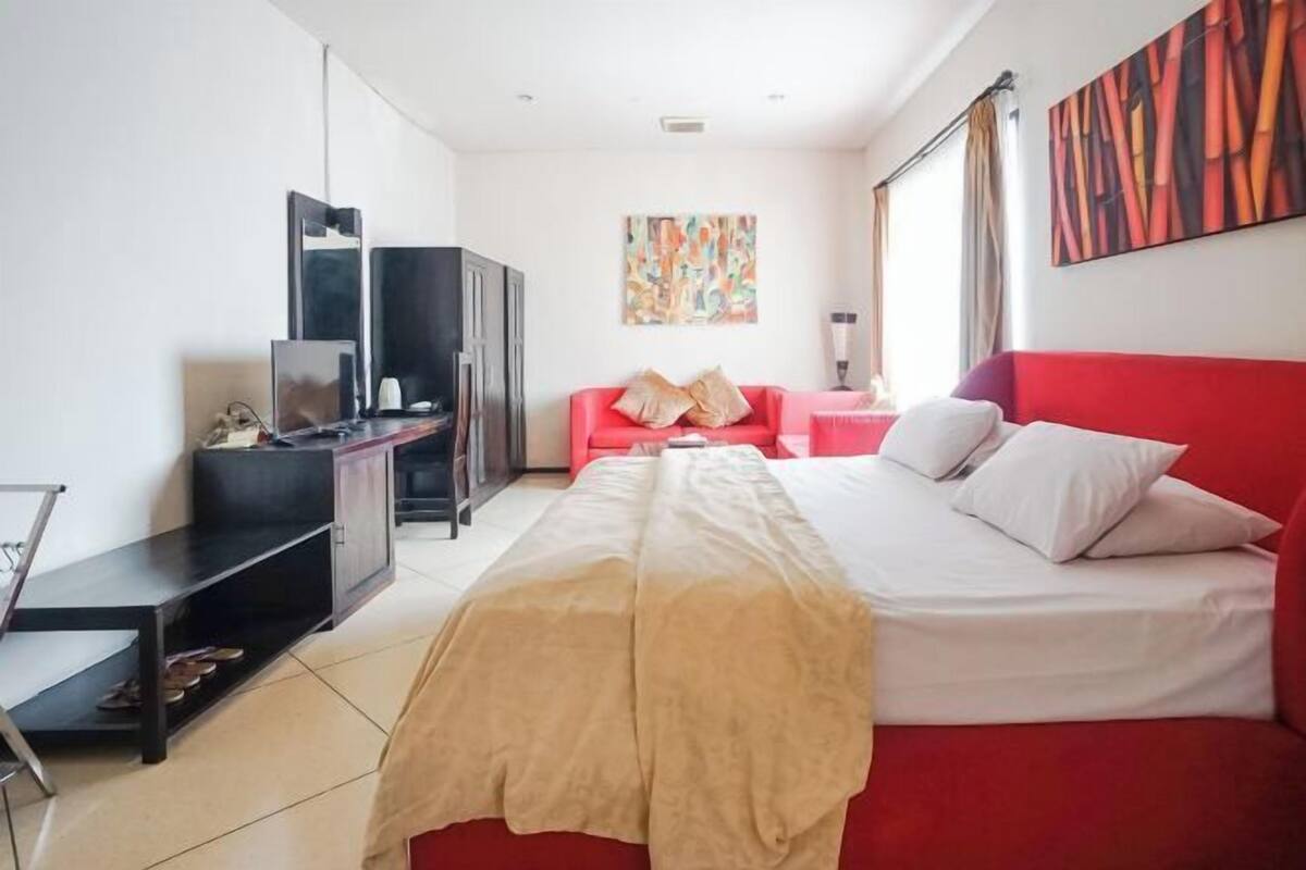 Desk, iron/ironing board, free WiFi, bed sheets