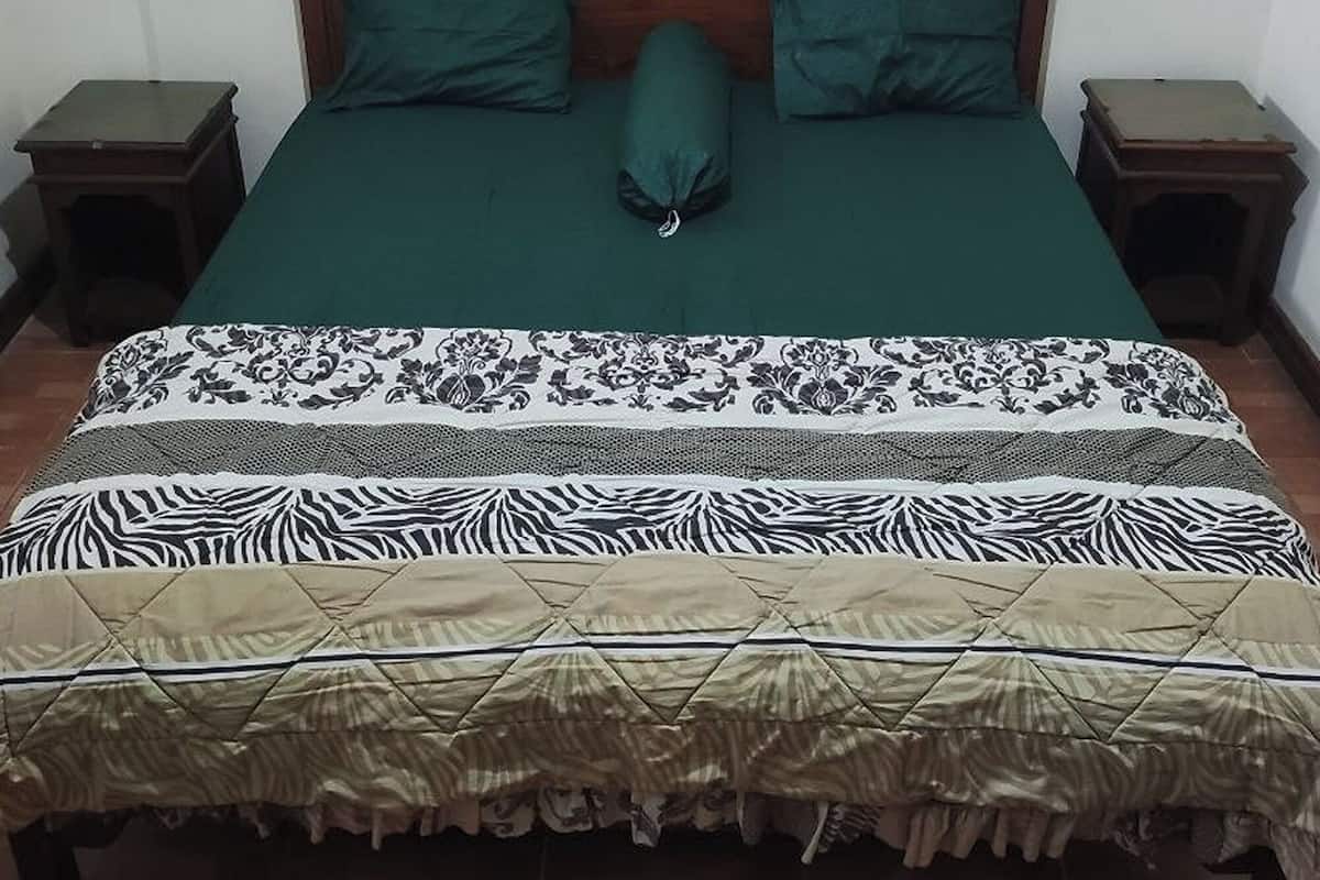 Standard Double Room | Free WiFi, bed sheets