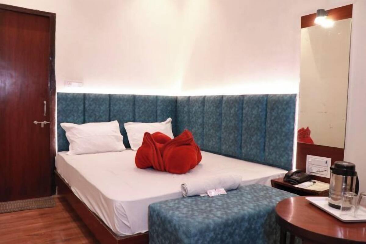 1 bedroom, desk, free WiFi, bed sheets