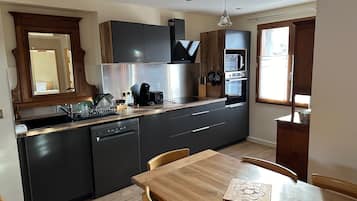 Micro-ondes, four, plaque de cuisson, lave-vaisselle