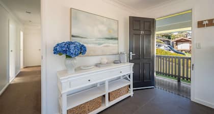 "Family Tides" â Short Stroll to the Beach