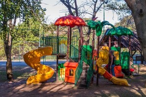 Außen-Kinderspielplatz