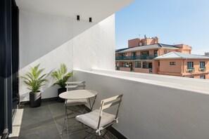 Exclusive Apartment | Balcony - The Avant 303 (Cape Town)