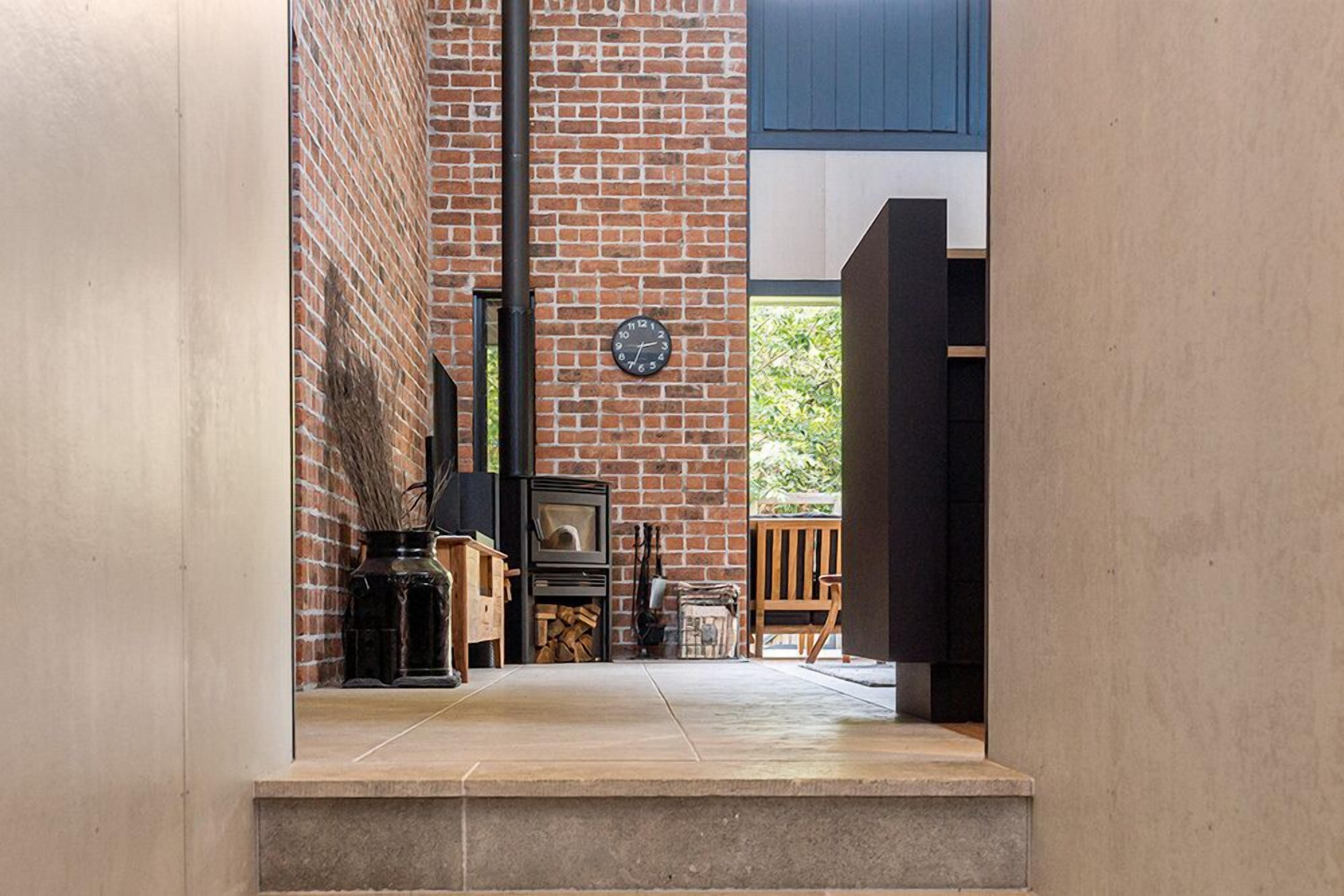 House | Living area | Flat-screen TV