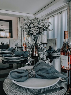 Dining - Luxury home with Harbour Views in Poole (Dorset)