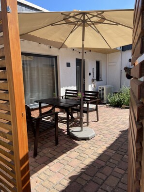 Outdoor dining - 1 Bedroom Private vacation home in Brandenburg an der Havel (Brandenburg an der Havel)
