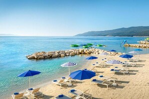 Beach nearby - Stylish Villa with Pool (Labin)