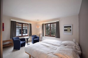 3 chambres, fer et planche à repasser, Wi-Fi gratuit