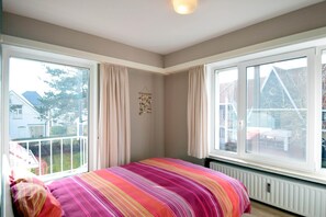 2 makuuhuonetta, silitysrauta/-lauta, ilmainen Wi-Fi