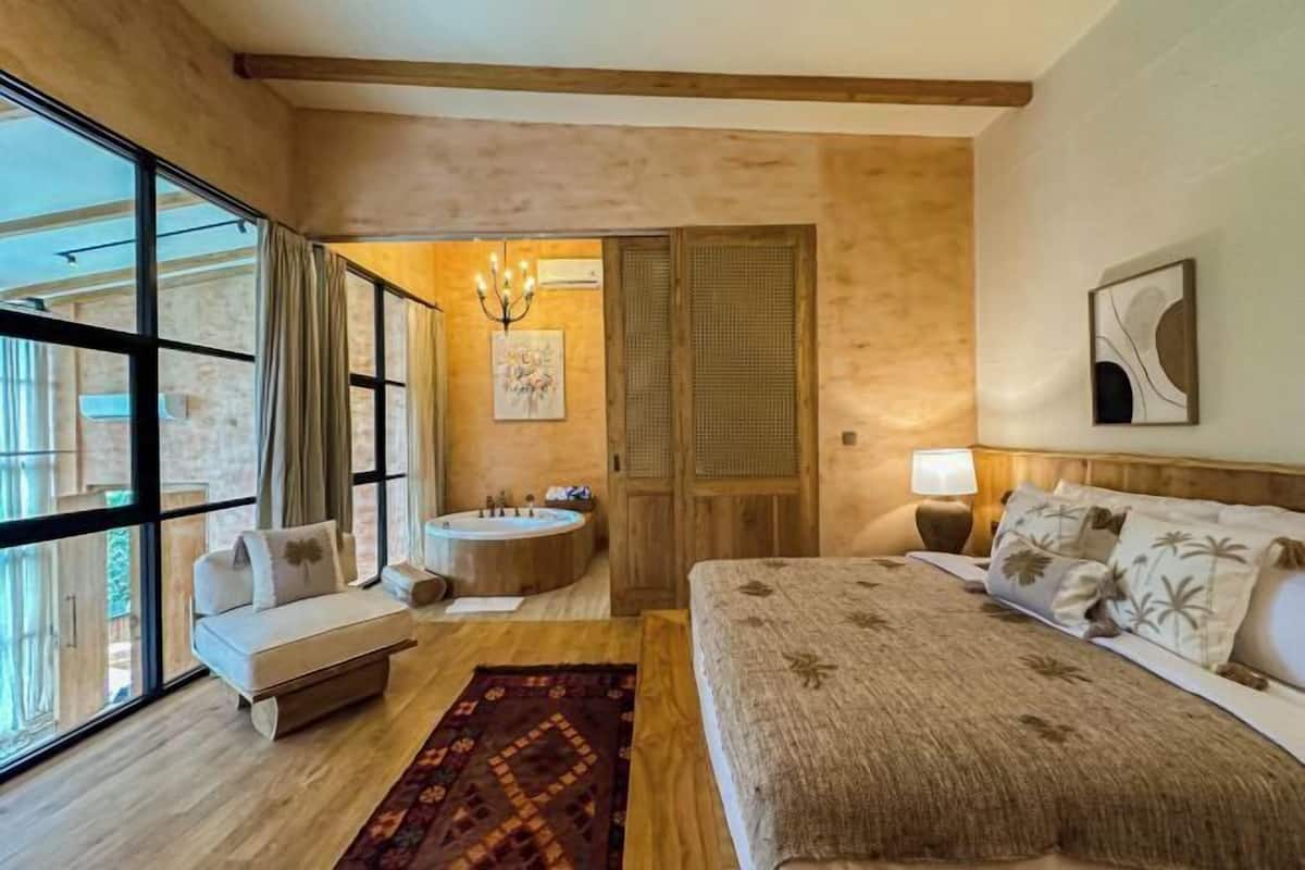 1 bedroom, Egyptian cotton sheets, premium bedding, free minibar items