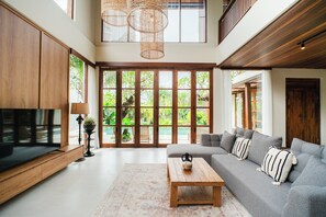 Villa - 4 sovrum - privat pool | Vardagsrum | 43-tums smart-tv med satellitkanaler och tv