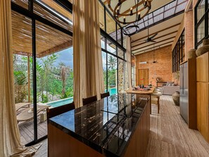 Two Bedroom Private Pool Villa with Valley View | Eigene Küche | Mini-Kühlschrank, Ofen, Herdplatte, Wasserkocher