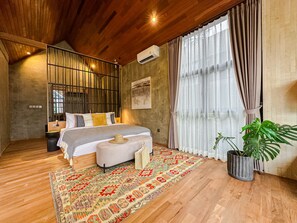 One Bedroom Private Pool Villa with Valley View | Egyptian cotton sheets, premium bedding, free minibar items - Magical Jungle Resort and Spa (Ubud)