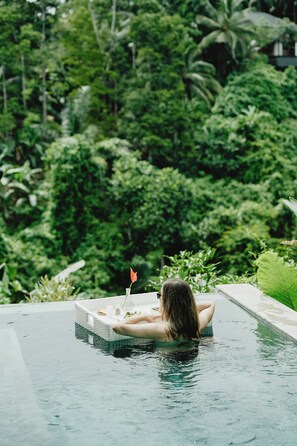 Indoor pool - Magical Jungle Resort and Spa (Ubud)