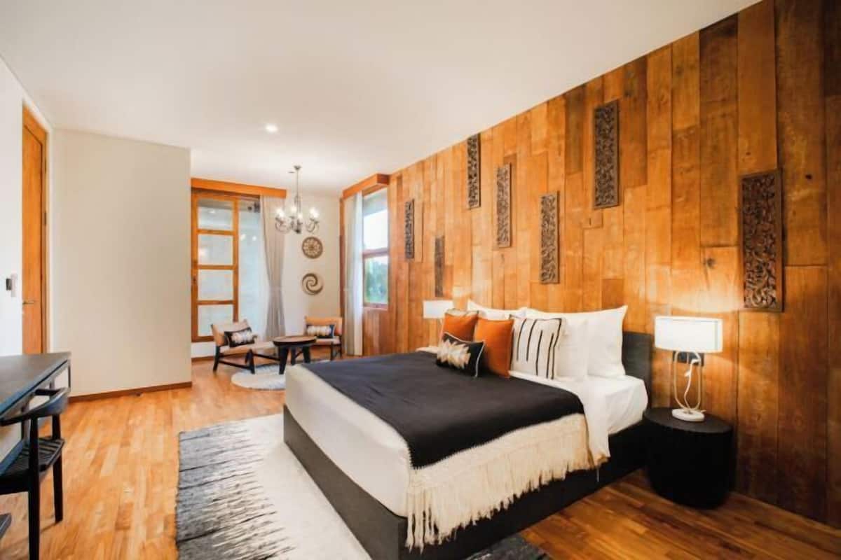 Egyptian cotton sheets, premium bedding, free minibar items