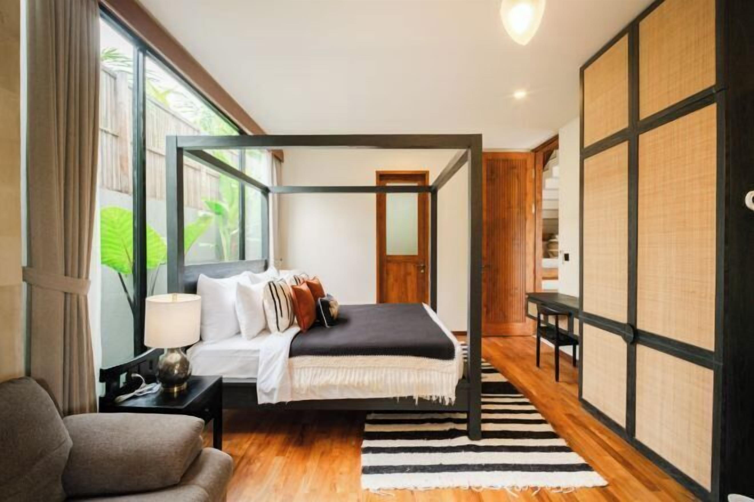 Egyptian cotton sheets, premium bedding, free minibar items